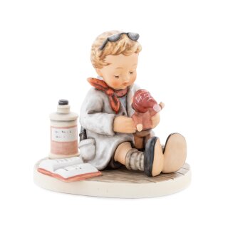 Der kleine Medicus, HUM 926, Neuheit 2018, M.I.Hummel Figur